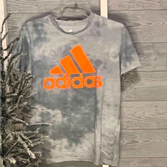 Boys Adidas tshirts - Picture 1 of 1